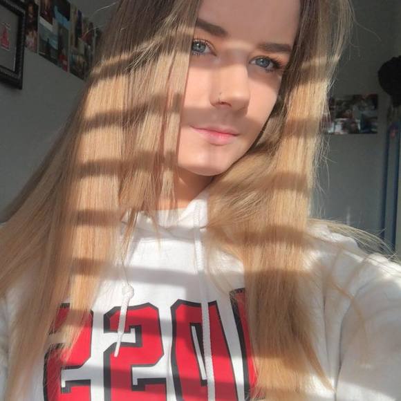 Meet your Posher, Mckenna - Picture 1 of 1